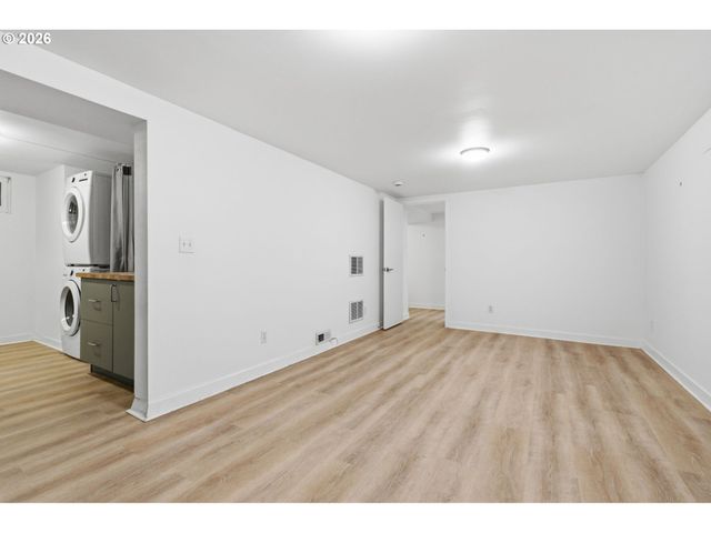 6621 Se CARLTON St, Portland, OR 97206