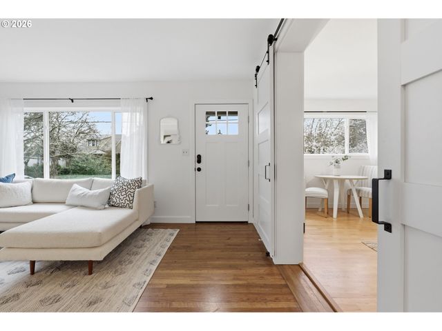 6621 Se CARLTON St, Portland, OR 97206