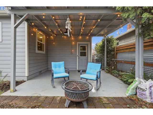 6621 Se CARLTON St, Portland, OR 97206