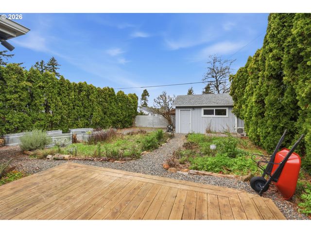 6621 Se CARLTON St, Portland, OR 97206