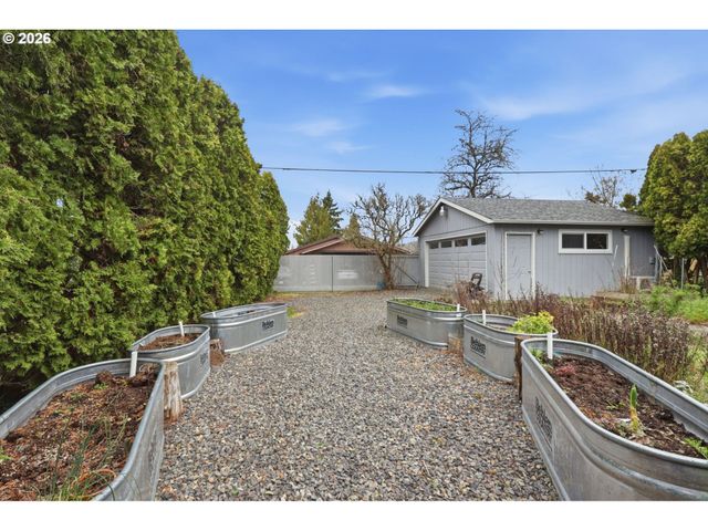 6621 Se CARLTON St, Portland, OR 97206