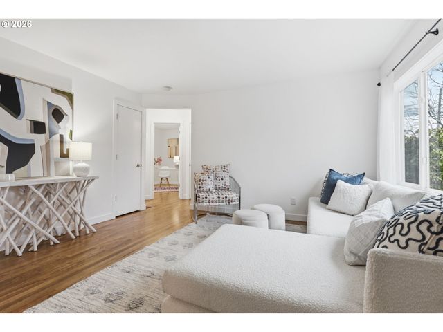 6621 Se CARLTON St, Portland, OR 97206