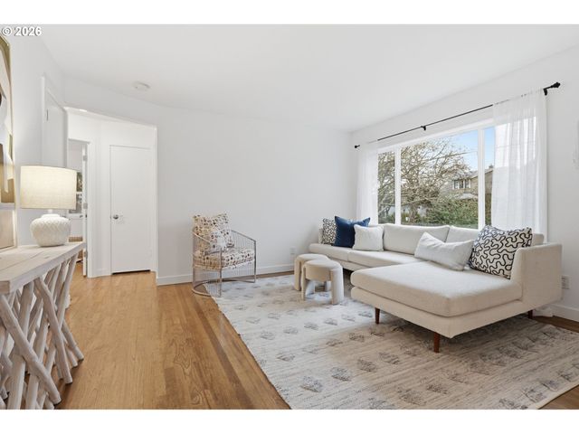 6621 Se CARLTON St, Portland, OR 97206