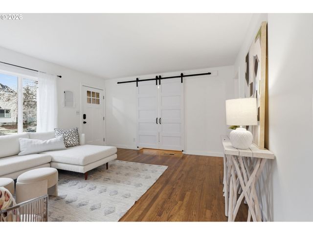 6621 Se CARLTON St, Portland, OR 97206