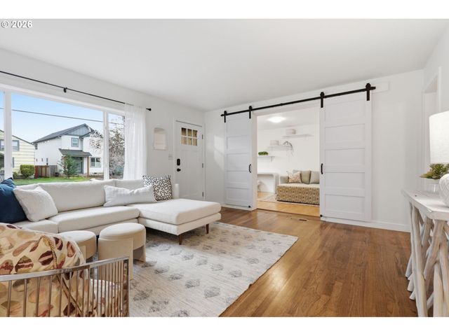 6621 Se CARLTON St, Portland, OR 97206