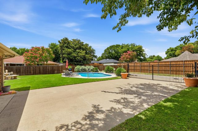 625 Bellah Drive, Irving, TX 75062