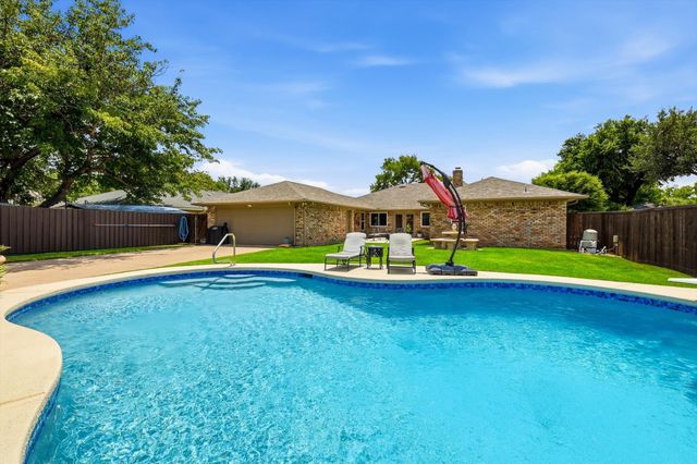 625 Bellah Drive, Irving, TX 75062