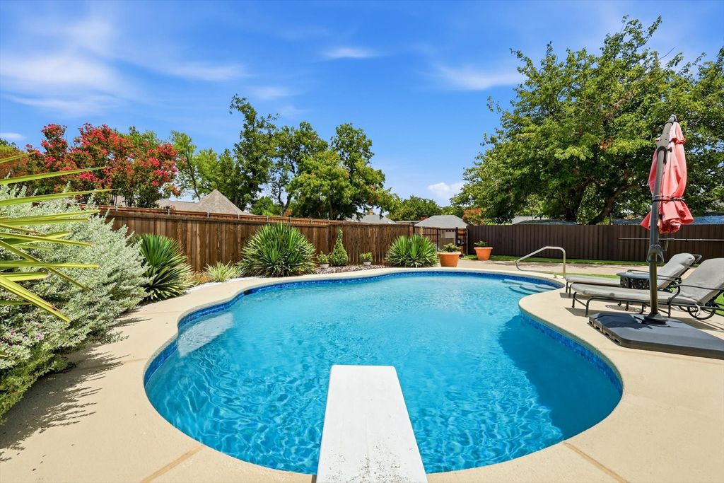 625 Bellah Drive, Irving, TX 75062