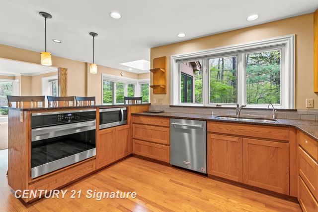 3616 White Pine Way Street, Midland, MI 48640