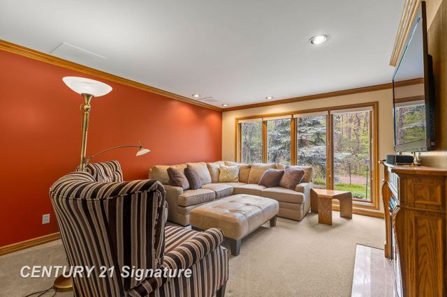 3616 White Pine Way Street, Midland, MI 48640