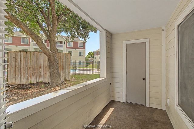 521 Southwest Parkway 103, College Station, TX 77840