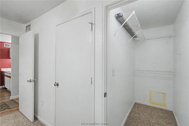 521 Southwest Parkway 103, College Station, TX 77840