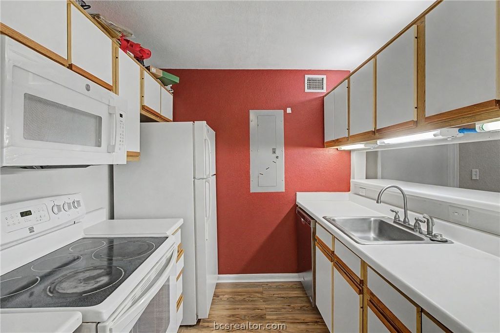 521 Southwest Parkway 103, College Station, TX 77840 — photo 5