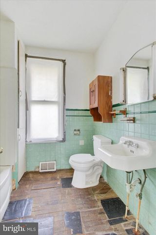 5255 LINCOLN HWY W, Thomasville, PA 17364