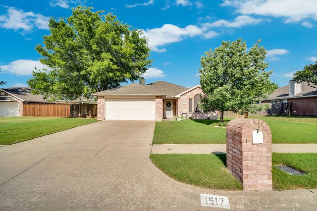 1517 S 3rd Street, Midlothian, TX 76065