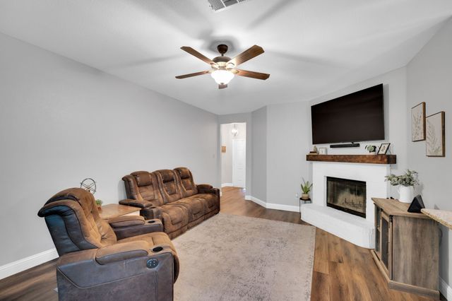 1517 S 3rd Street, Midlothian, TX 76065