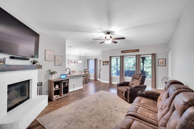 1517 S 3rd Street, Midlothian, TX 76065