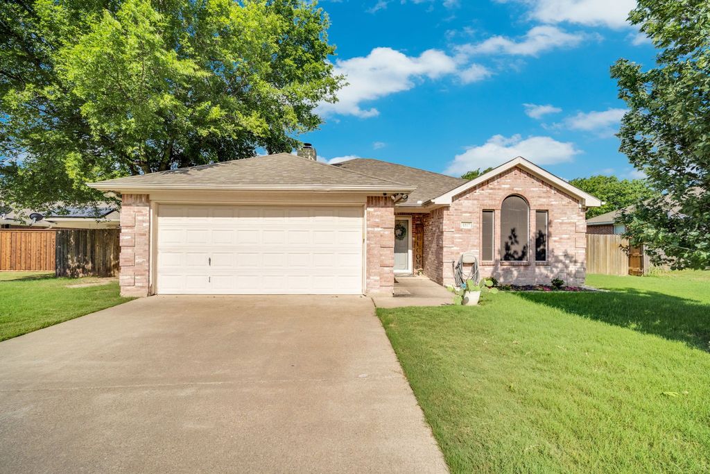 1517 S 3rd Street, Midlothian, TX 76065