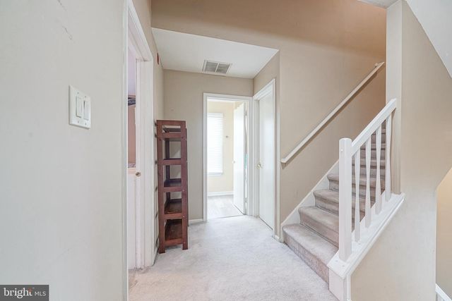 305 OLIPHANT LN, Mount Laurel, NJ 08054
