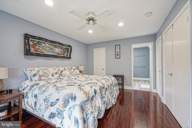 305 OLIPHANT LN, Mount Laurel, NJ 08054
