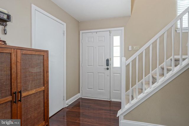 305 OLIPHANT LN, Mount Laurel, NJ 08054