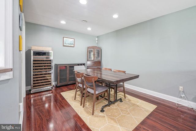305 OLIPHANT LN, Mount Laurel, NJ 08054