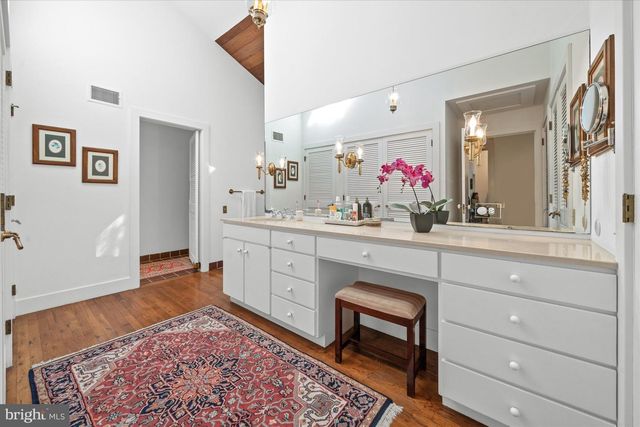 6 CARRIAGE RD, Greenville, DE 19807