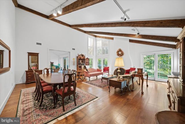 6 CARRIAGE RD, Greenville, DE 19807