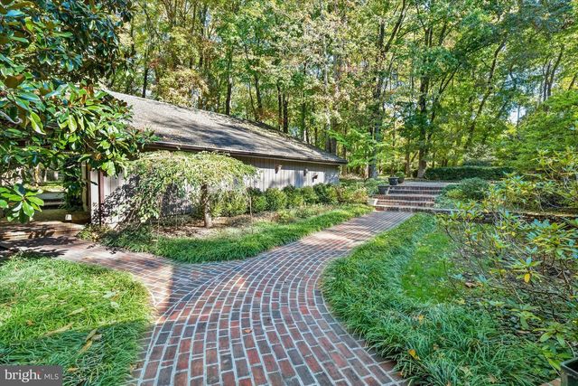 6 CARRIAGE RD, Greenville, DE 19807