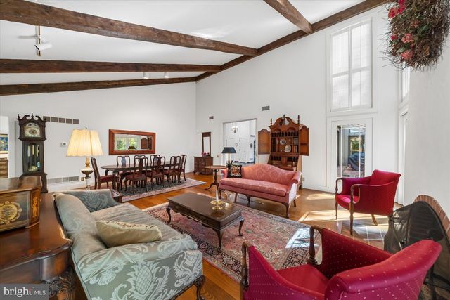 6 CARRIAGE RD, Greenville, DE 19807