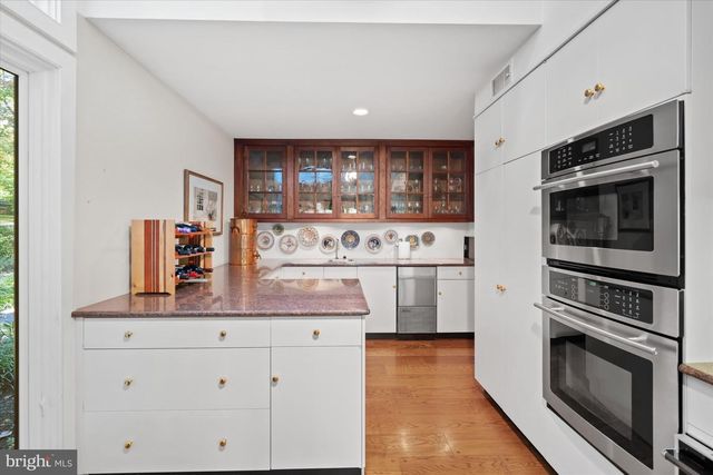 6 CARRIAGE RD, Greenville, DE 19807