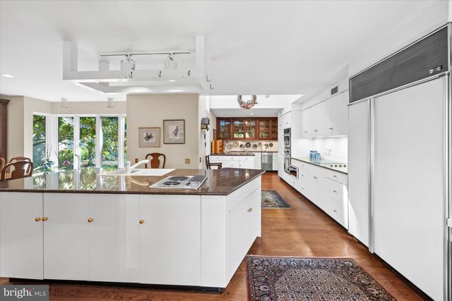 6 CARRIAGE RD, Greenville, DE 19807