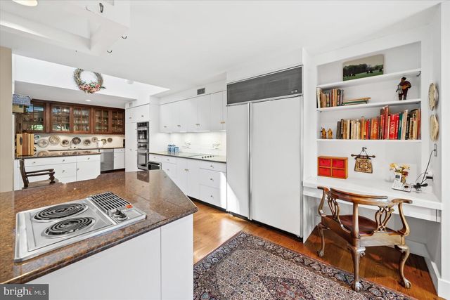 6 CARRIAGE RD, Greenville, DE 19807