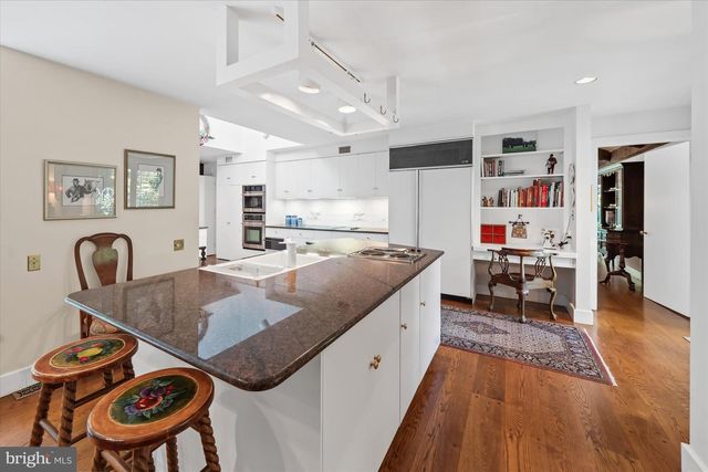 6 CARRIAGE RD, Greenville, DE 19807