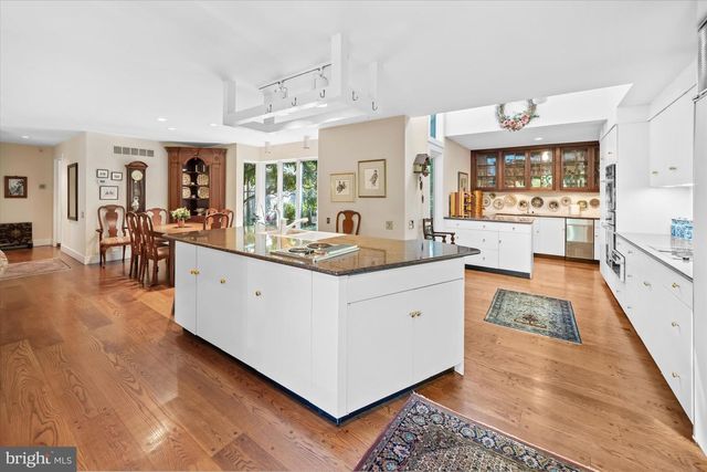 6 CARRIAGE RD, Greenville, DE 19807