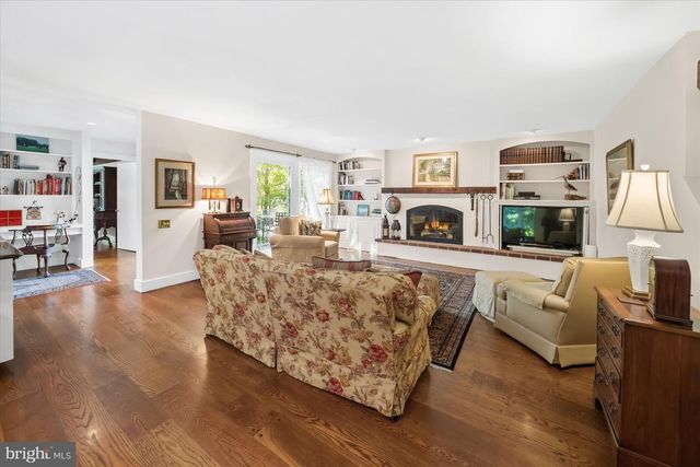 6 CARRIAGE RD, Greenville, DE 19807