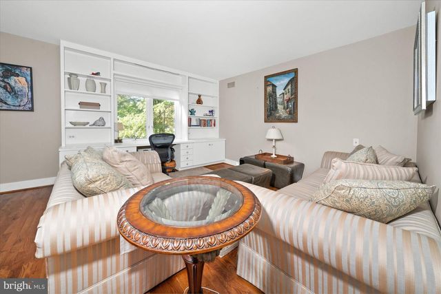 6 CARRIAGE RD, Greenville, DE 19807