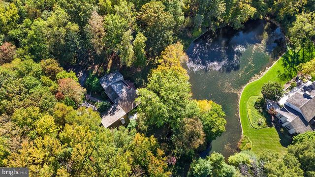 6 CARRIAGE RD, Greenville, DE 19807