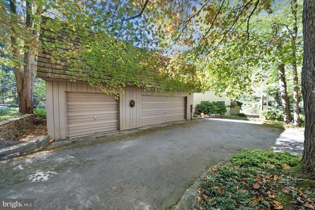 6 CARRIAGE RD, Greenville, DE 19807