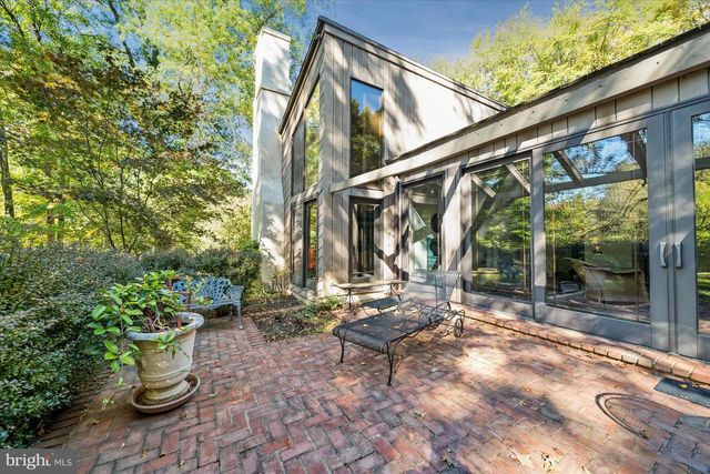 6 CARRIAGE RD, Greenville, DE 19807