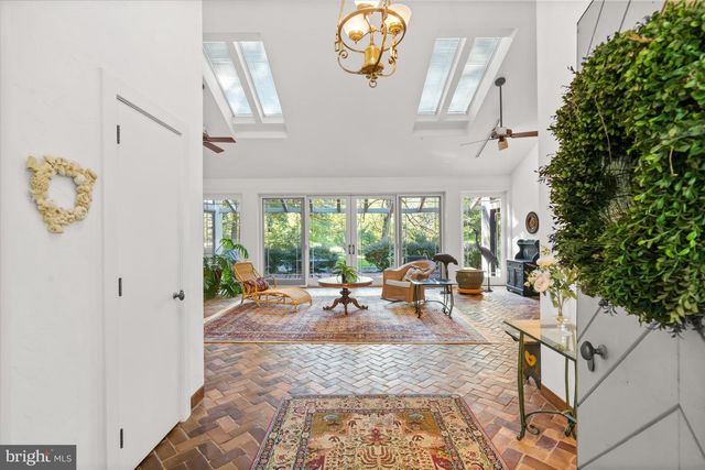 6 CARRIAGE RD, Greenville, DE 19807