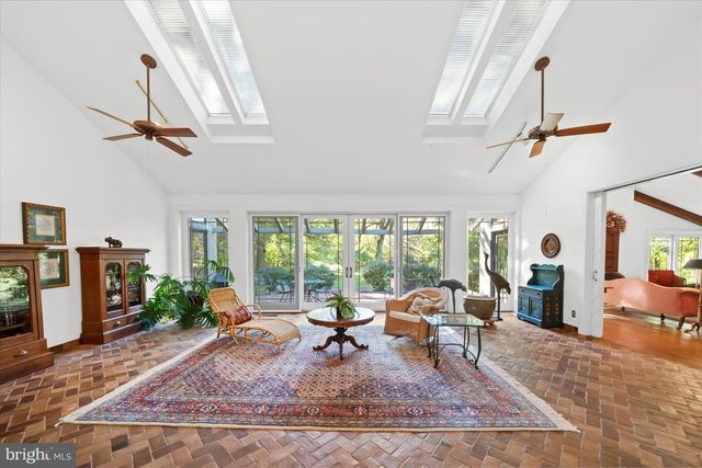 6 CARRIAGE RD, Greenville, DE 19807