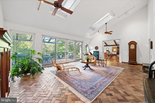 6 CARRIAGE RD, Greenville, DE 19807