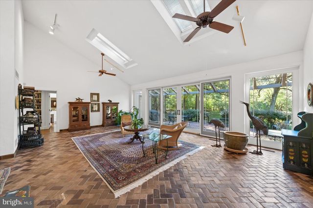 6 CARRIAGE RD, Greenville, DE 19807