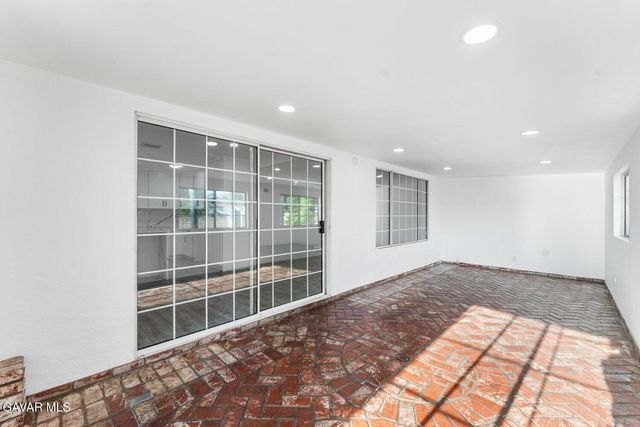 12338 Sheldon Street, Sunland, CA 91040