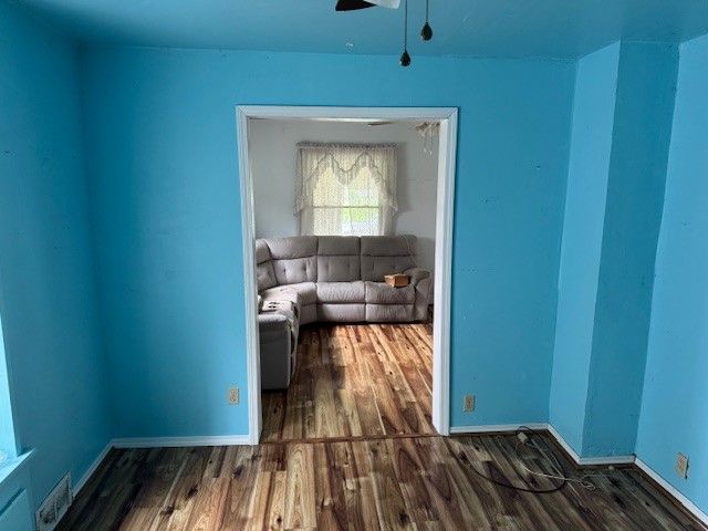 521 McClure, Sharon, PA 16146