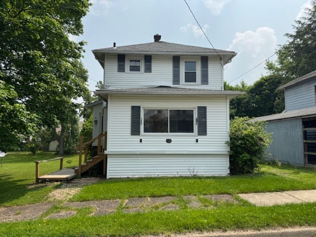 521 McClure, Sharon, PA 16146