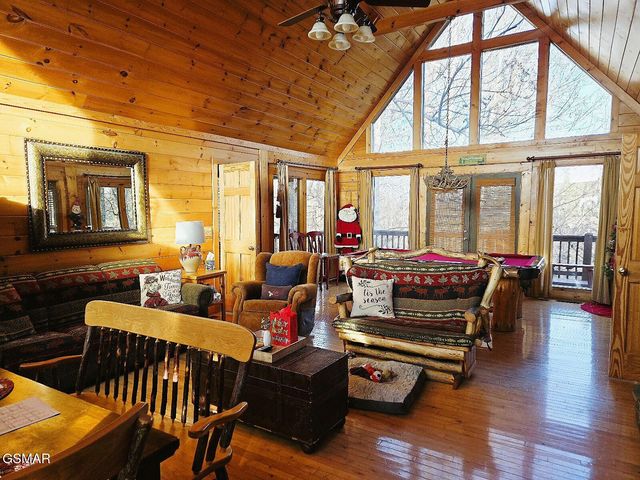 1529 Boo Boos Way, Sevierville, TN 37862