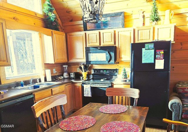 1529 Boo Boos Way, Sevierville, TN 37862