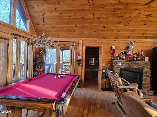 1529 Boo Boos Way, Sevierville, TN 37862